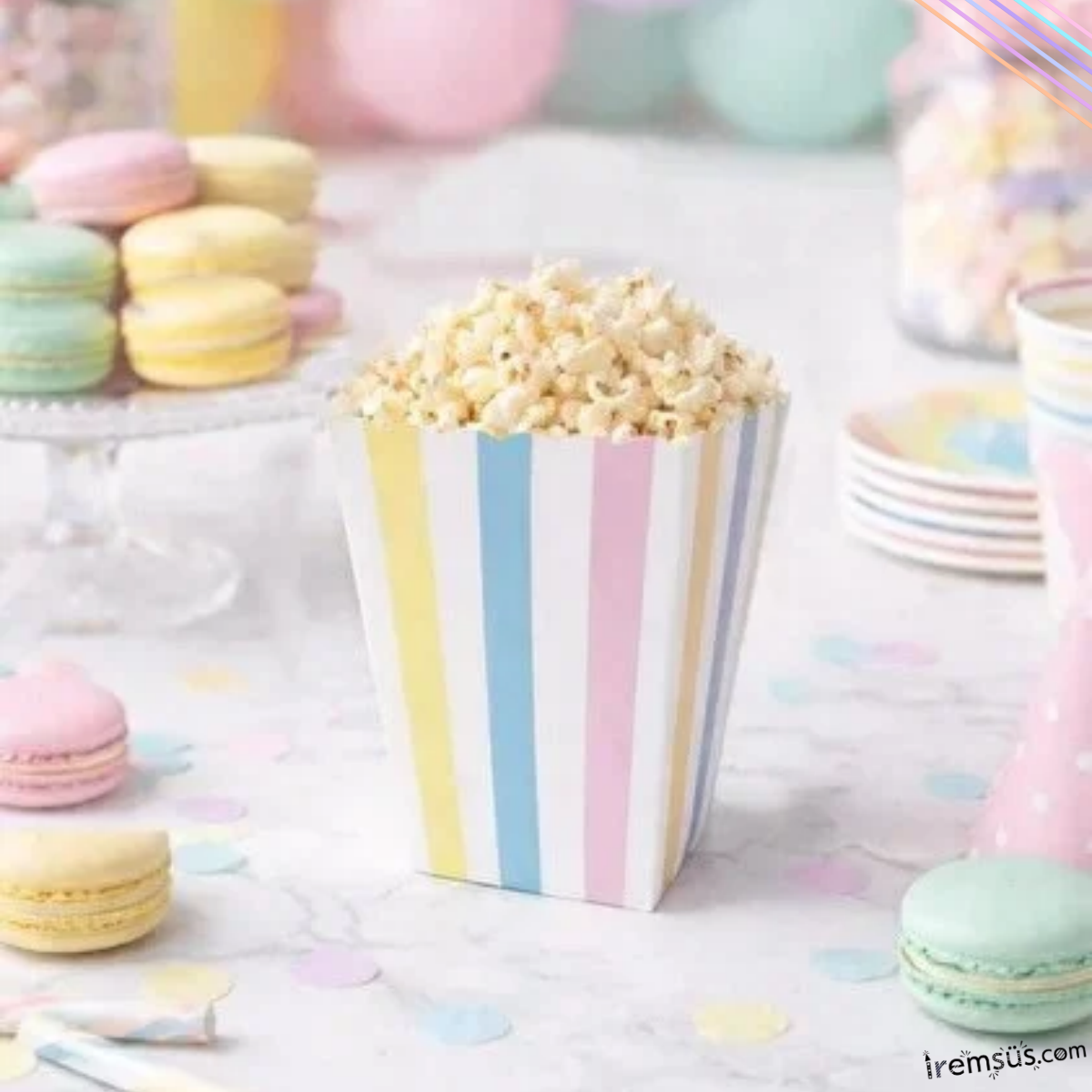 Makaron Konsept Renkli Çizgili Mısır Kutusu Popcorn 8 li Makaron Tema Süsleme