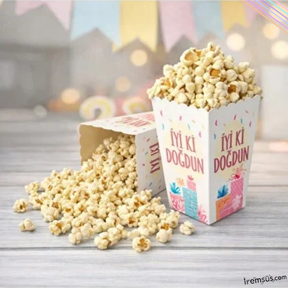 İyiki Doğdun Yazılı Konsept Renkli Mısır Kutusu Popcorn 8 li Makaron Tema Masa Üstü Süslemesi